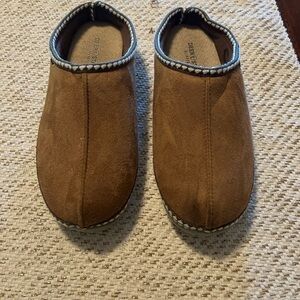 Deer Stags Tan Suede Slippers with Stitching